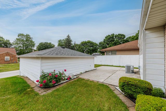 4110 N 74th STREET, Milwaukee, WI 53216
