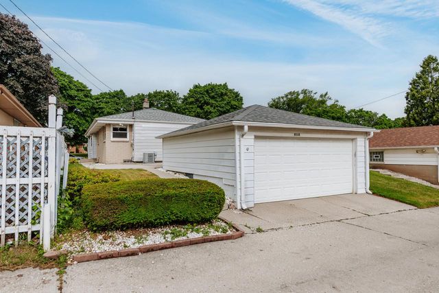 4110 N 74th STREET, Milwaukee, WI 53216