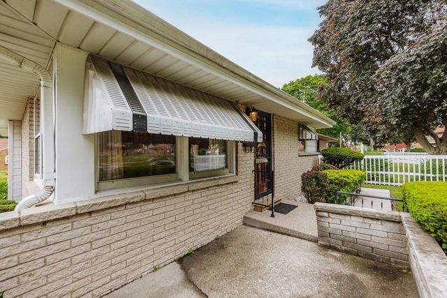 4110 N 74th STREET, Milwaukee, WI 53216