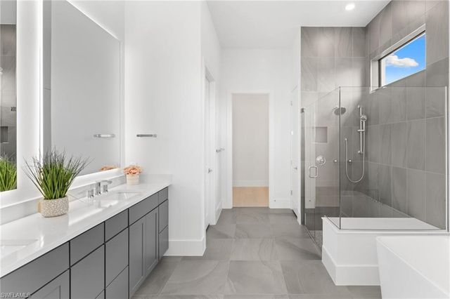 19084 Gentry PL, Estero, FL 33928