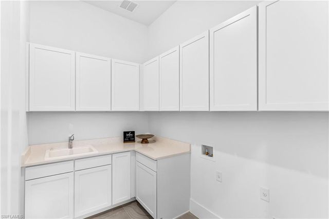 19084 Gentry PL, Estero, FL 33928