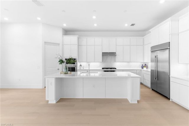 19084 Gentry PL, Estero, FL 33928