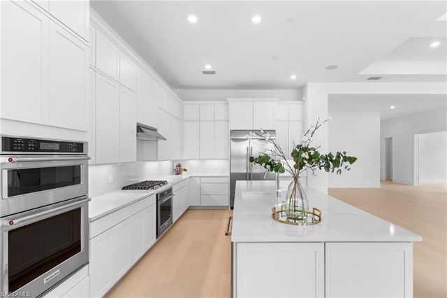 19084 Gentry PL, Estero, FL 33928