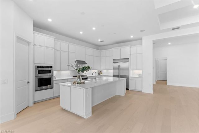 19084 Gentry PL, Estero, FL 33928