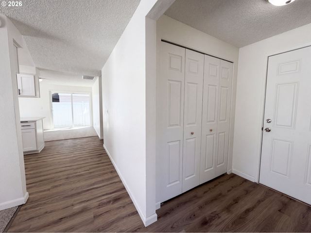 2515 Ne HYDE St, Hillsboro, OR 97124