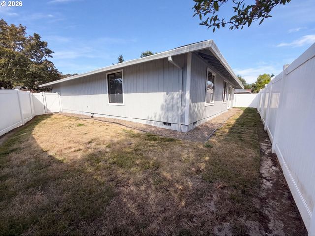 2515 Ne HYDE St, Hillsboro, OR 97124