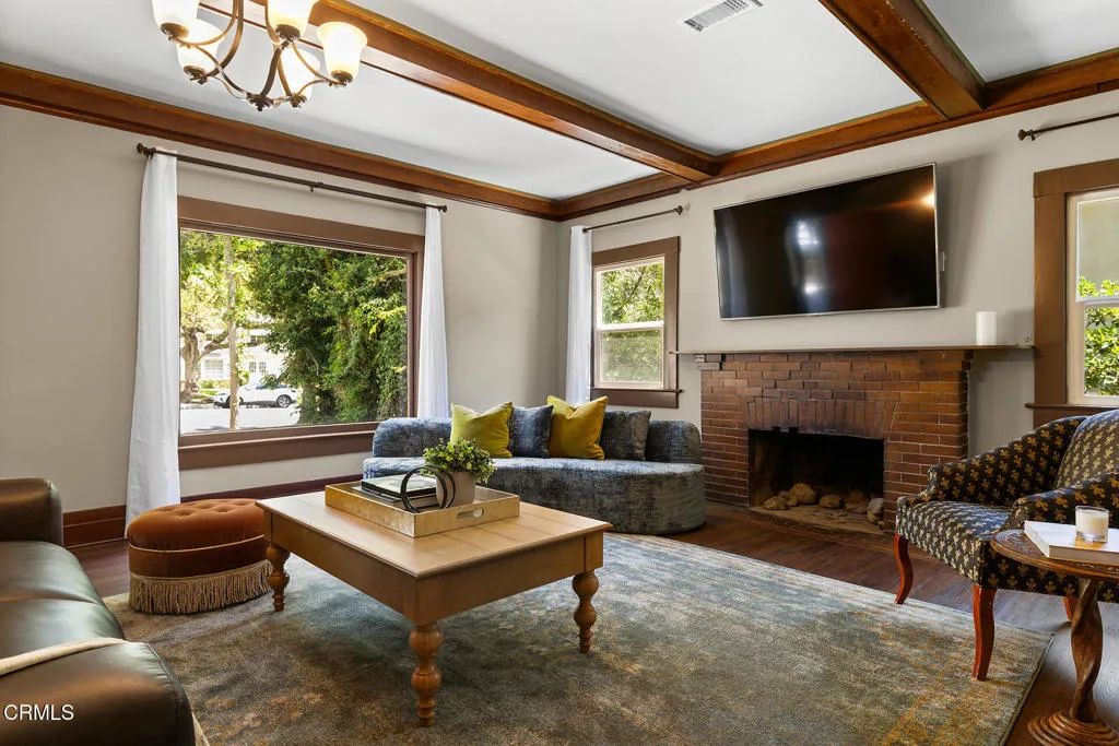 529 N Hill Avenue, Pasadena, CA 91106