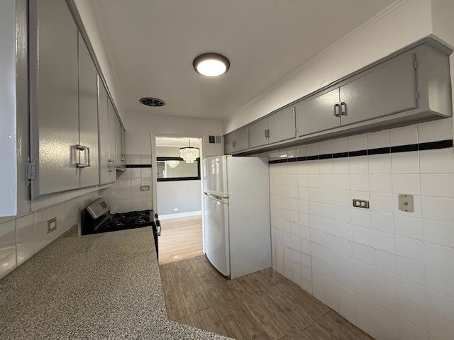 910 S Golf Cul De Sac Street, Des Plaines, IL 60016