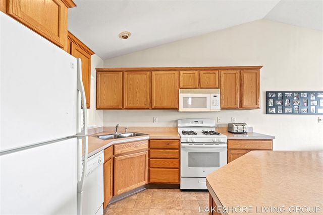 3769 Pine Meadow Drive, Holland, MI 49424