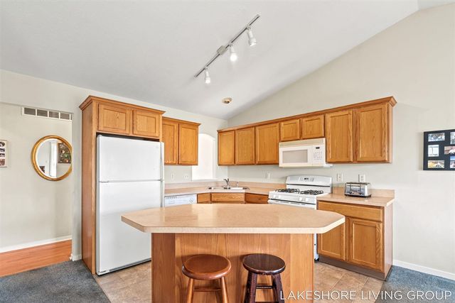 3769 Pine Meadow Drive, Holland, MI 49424