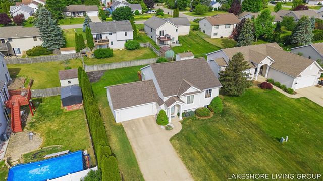 3769 Pine Meadow Drive, Holland, MI 49424