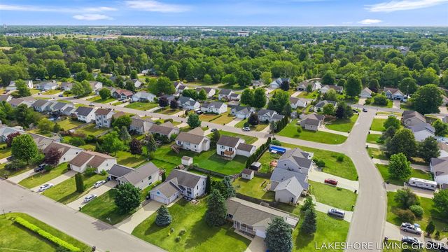3769 Pine Meadow Drive, Holland, MI 49424