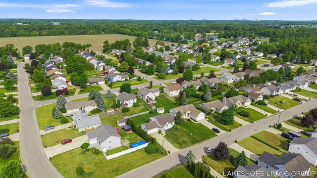 3769 Pine Meadow Drive, Holland, MI 49424