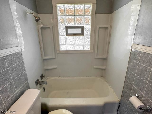 1339 Douglas Avenue, Youngstown, OH 44502