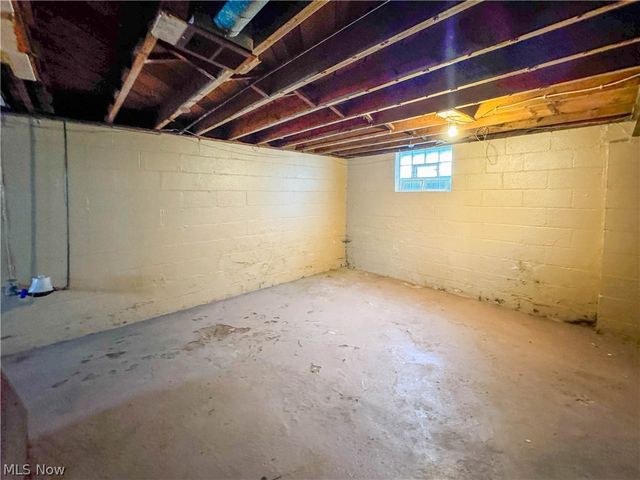 1339 Douglas Avenue, Youngstown, OH 44502