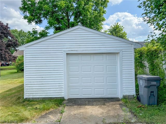 1339 Douglas Avenue, Youngstown, OH 44502
