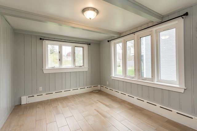 31 Bradford St, New Bedford, MA 02745