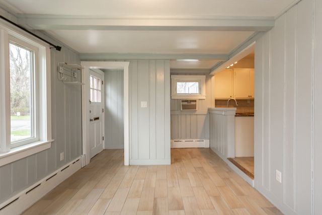 31 Bradford St, New Bedford, MA 02745