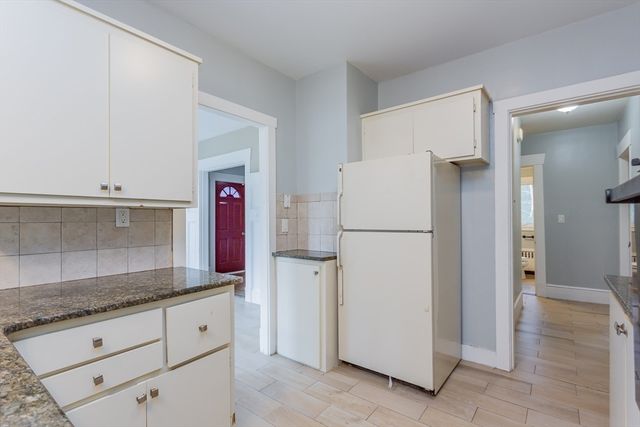 31 Bradford St, New Bedford, MA 02745