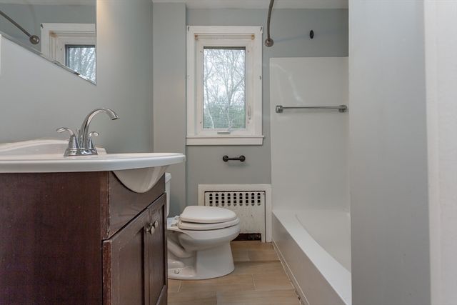 31 Bradford St, New Bedford, MA 02745