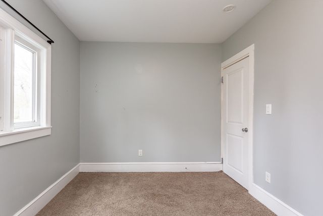 31 Bradford St, New Bedford, MA 02745