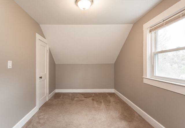 31 Bradford St, New Bedford, MA 02745
