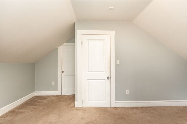 31 Bradford St, New Bedford, MA 02745