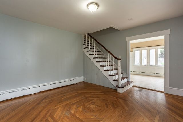 31 Bradford St, New Bedford, MA 02745