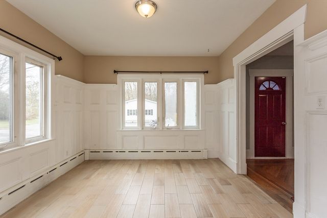 31 Bradford St, New Bedford, MA 02745