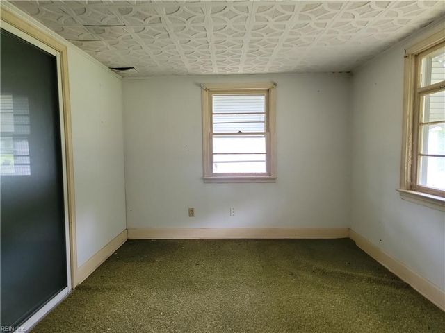 127 Philhower DR, Suffolk, VA 23434