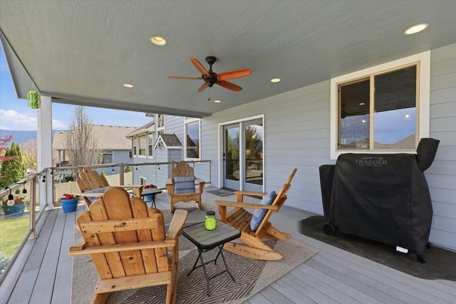 2309 S Morningside Heights Dr, Greenacres, WA 99016