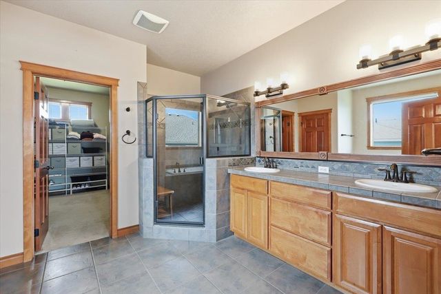 2309 S Morningside Heights Dr, Greenacres, WA 99016