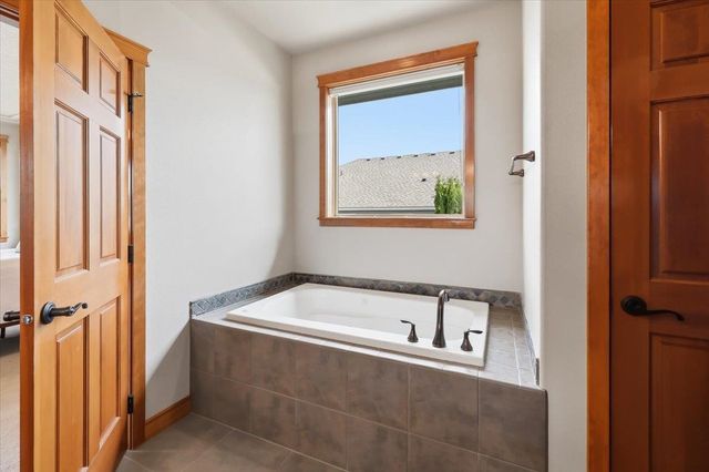 2309 S Morningside Heights Dr, Greenacres, WA 99016