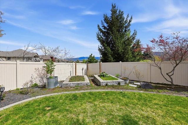 2309 S Morningside Heights Dr, Greenacres, WA 99016