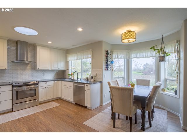 51784 Se 9TH St, Scappoose, OR 97056