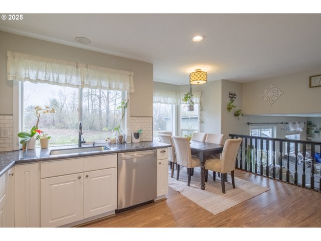 51784 Se 9TH St, Scappoose, OR 97056