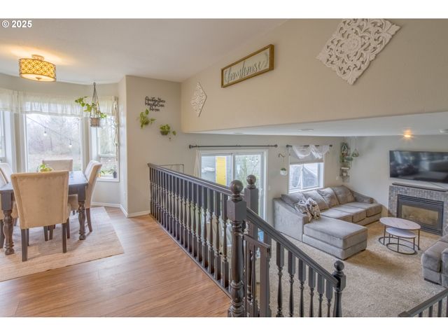 51784 Se 9TH St, Scappoose, OR 97056