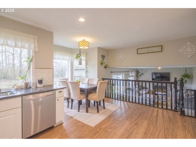 51784 Se 9TH St, Scappoose, OR 97056