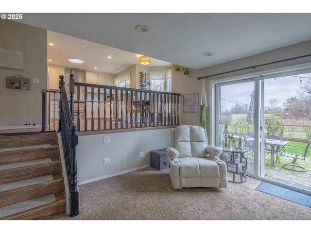 51784 Se 9TH St, Scappoose, OR 97056