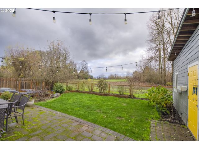 51784 Se 9TH St, Scappoose, OR 97056