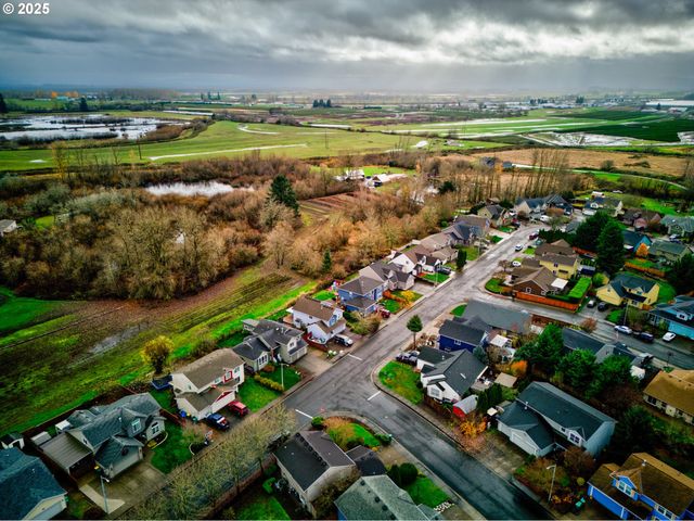 51784 Se 9TH St, Scappoose, OR 97056