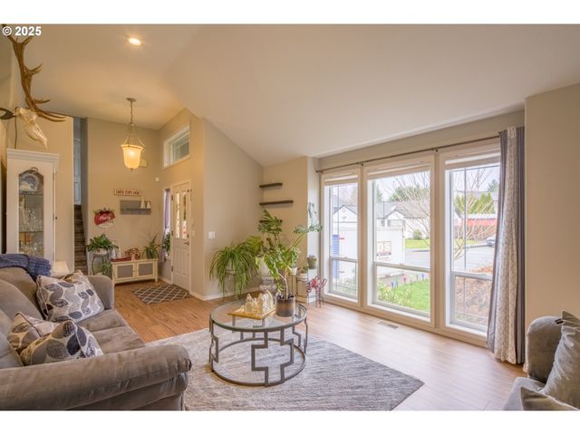 51784 Se 9TH St, Scappoose, OR 97056