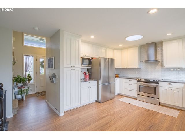 51784 Se 9TH St, Scappoose, OR 97056