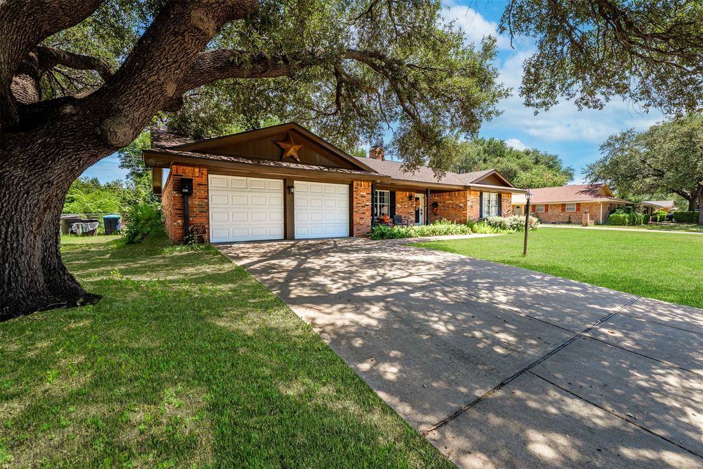 5013 South Drive, Fort Worth, TX 76132