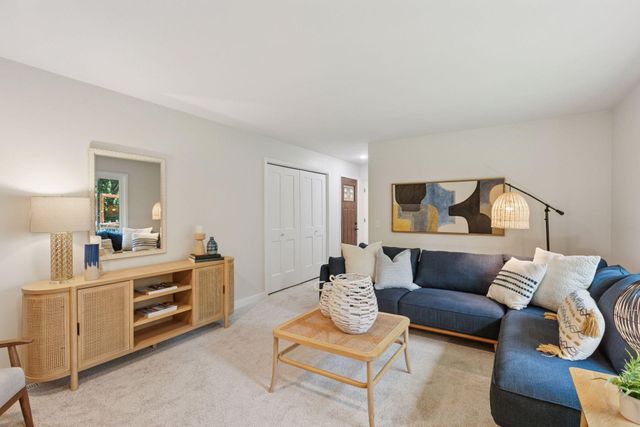 14650 40th Place N, Plymouth, MN 55446