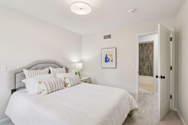 14650 40th Place N, Plymouth, MN 55446