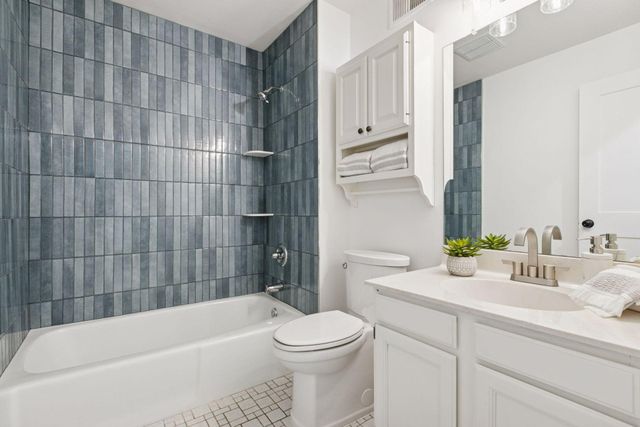 14650 40th Place N, Plymouth, MN 55446