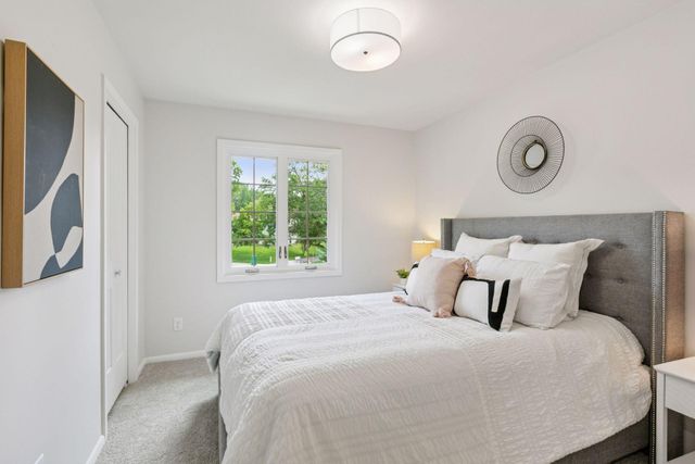 14650 40th Place N, Plymouth, MN 55446