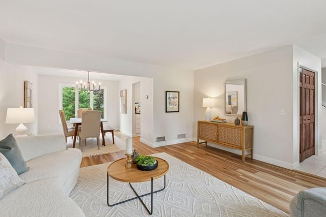 14650 40th Place N, Plymouth, MN 55446