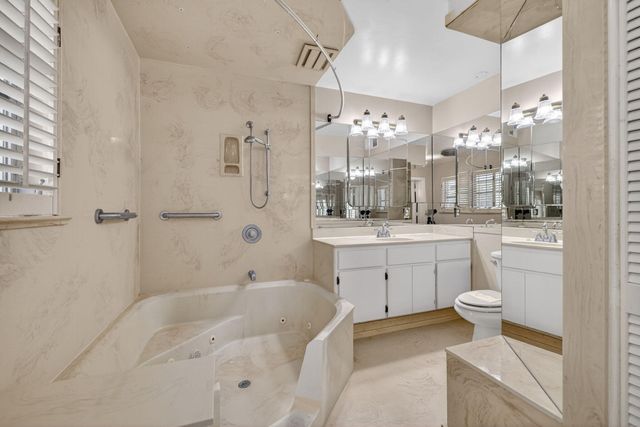 1040 SE 5th Street SE, Stuart, FL 34996